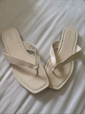 Old Navy Cream Square-Toe Thong Sandals